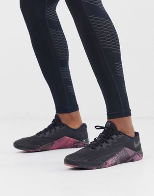 metcon 5 black and pink