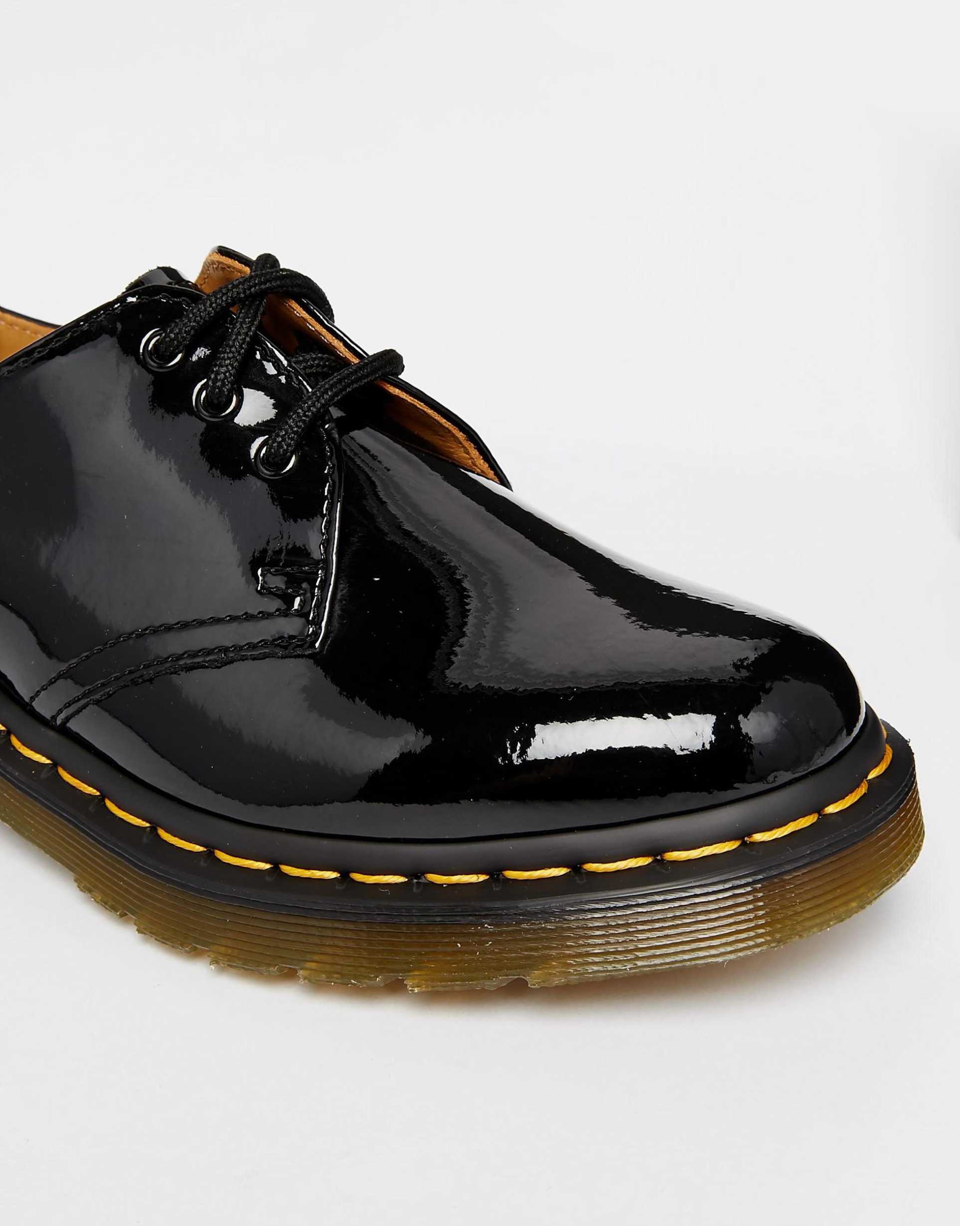 Лаковые ботинки купить. Dr Martens 1461 Black. Ботинки мартинсы 1461. Туфли Dr Martens 1461. Dr Martens 1461 черные.