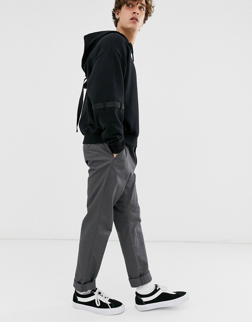 фото Черный худи прямого кроя в стиле милитари с карманами и ремешками asos design