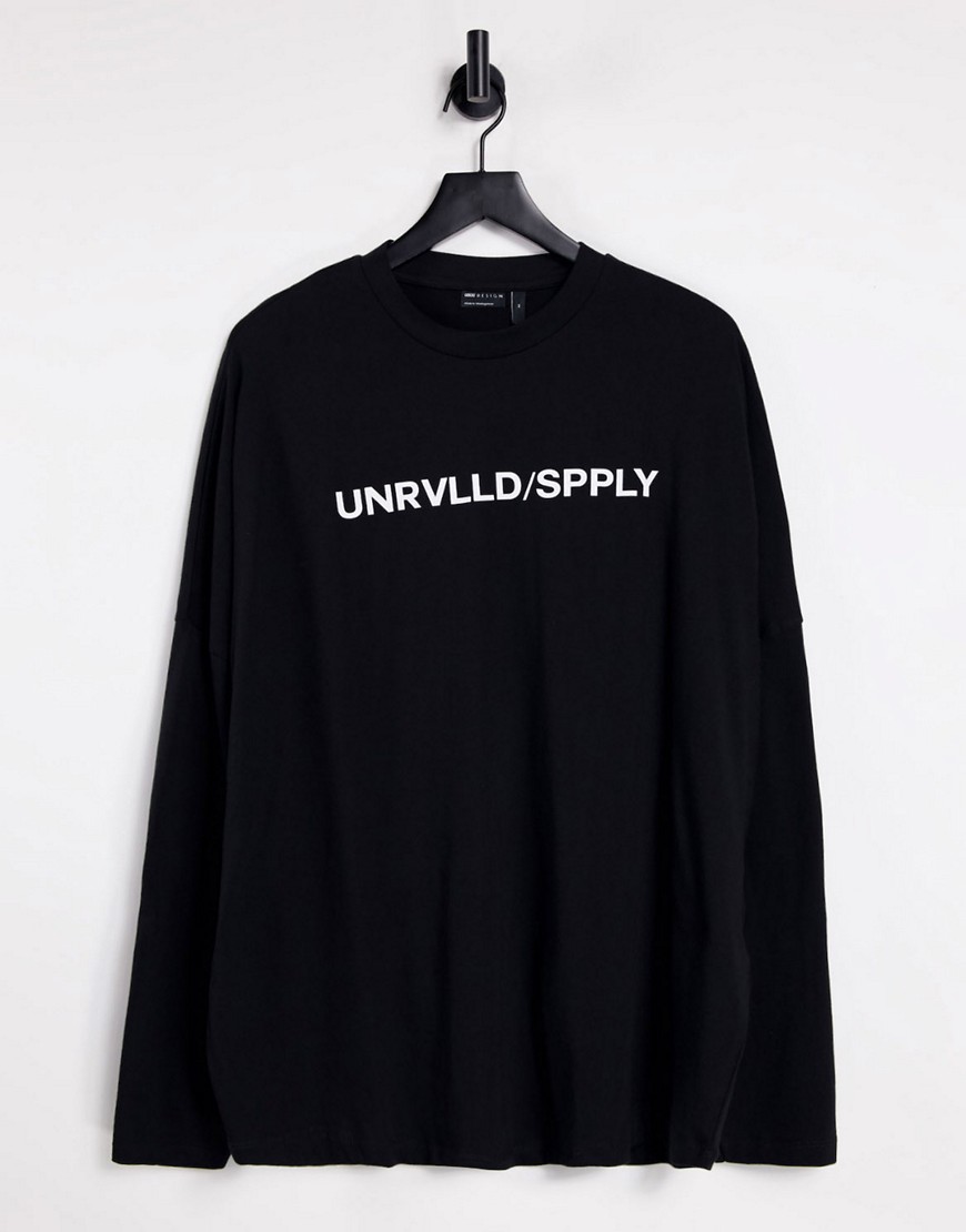 фото Черный лонгслив в стиле super oversized с логотипом asos unrvlld spply-черный цвет asos unrvlld supply