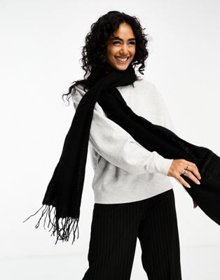 фото Черный мягкий шарф с бахромой asos design