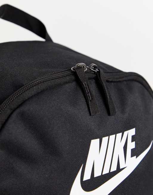 chernyj ryukzak nike heritage
