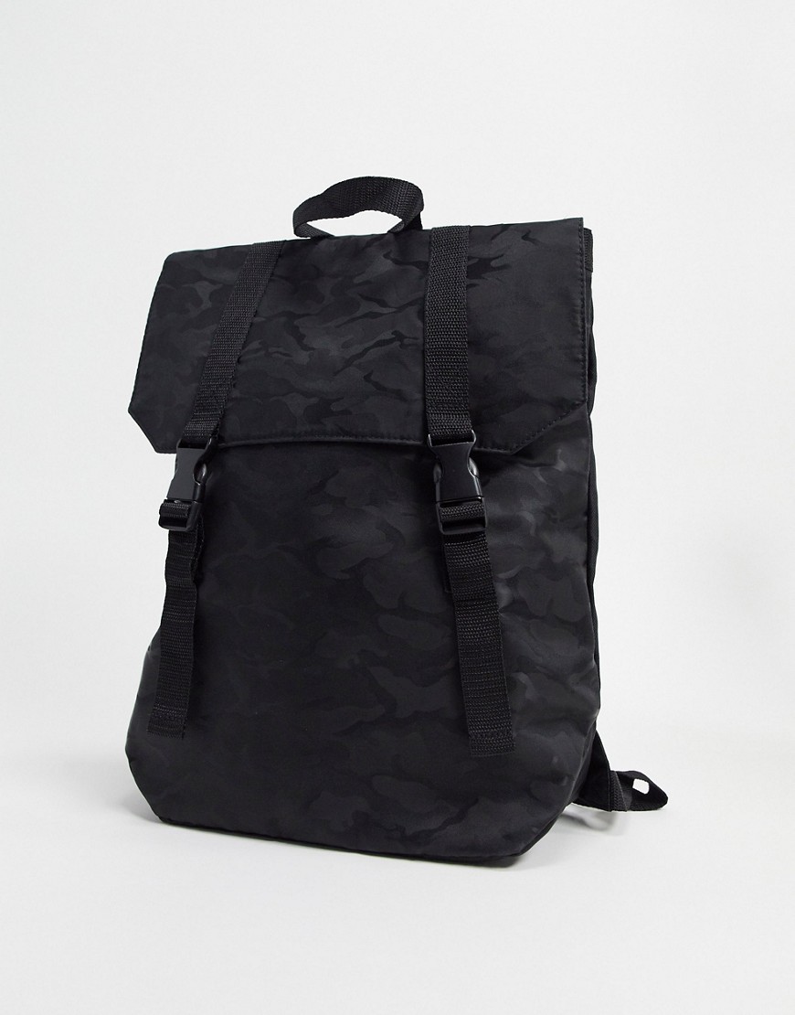 фото Черный рюкзак с камуфляжным принтом asos design