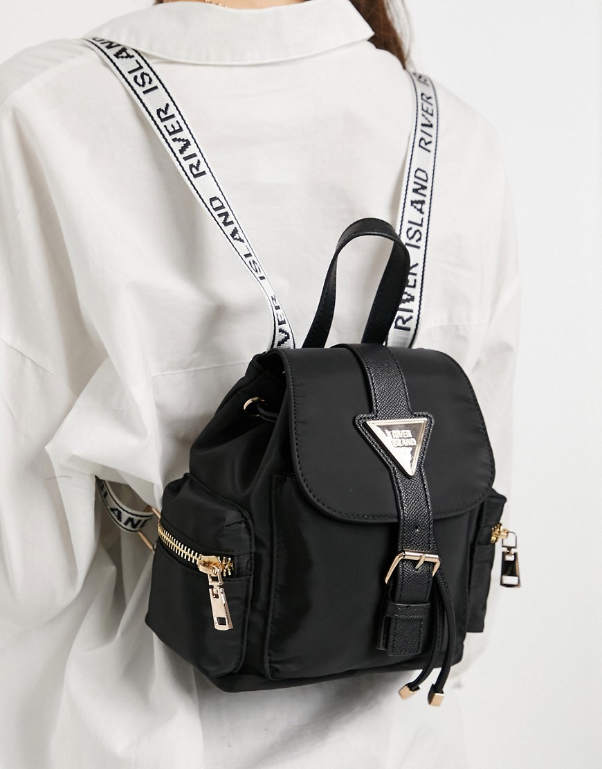фото Черный рюкзак с пряжкой и контрастными ремешками river island-черный цвет