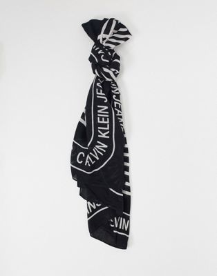 фото Черный шарф с логотипом calvin klein
