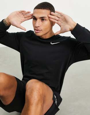 Худи и свитшоты Черный свитшот с круглым вырезом Nike Training-Черный цвет