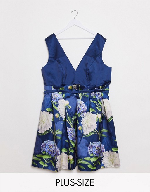Chi Chi Curve Ilona plunge front prom dress in navy floral