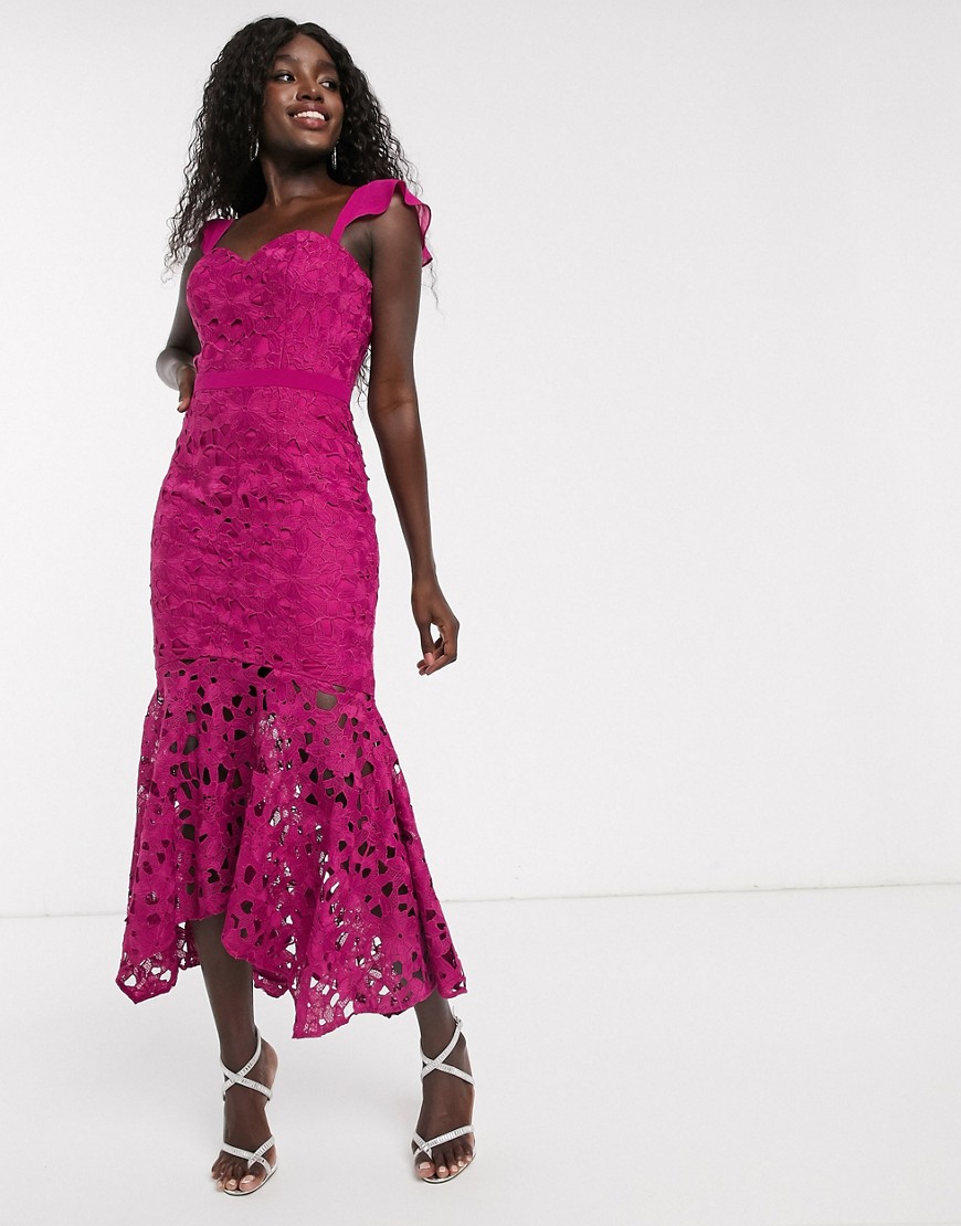 Chi Chi London - Kanten jurk met uitlopende onderkant in fuchsia-Roze