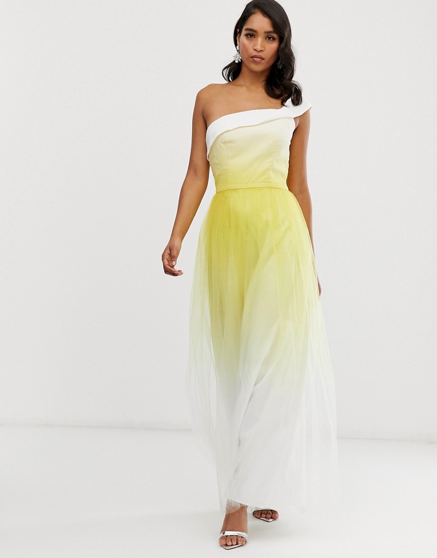 Chi Chi London - Lange jurk van tule met een blote schouder in geel met dip dye effect
