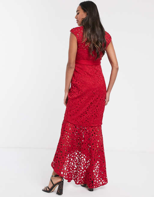 Chi Chi London Maternity Wadenlanges Kleid Aus Hakelspitze In Rot Asos