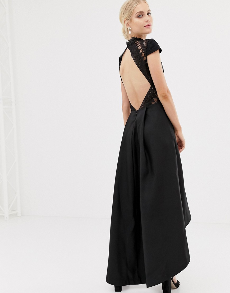 Chi Chi London - Midi-jurk met ongelijke zoom en open achterkant in zwart