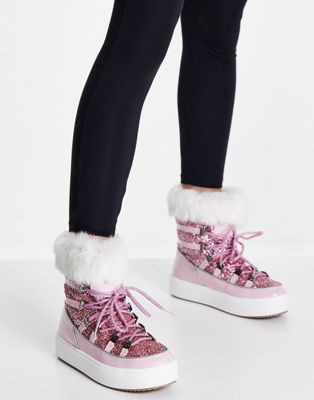 Chiara Ferragni snow boots in pink