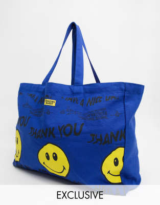 Chinatown Market smiley twisted tote bag in blue