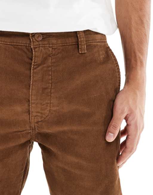 Chinos marrones de corte recto de pana XX de Levi's, 5 de 5