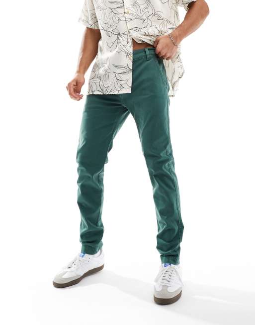 Chinos verde medio de corte slim XX de Levi's