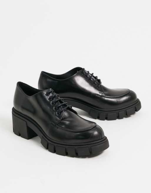 Chio chunky lace up shoes in black leather