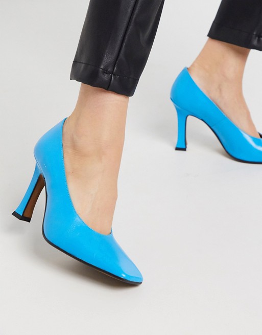 Chio court shoes in blue leather
