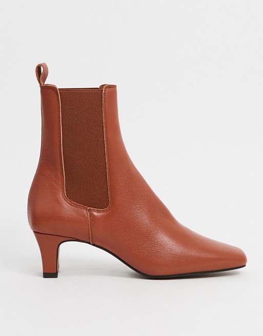 Chio square toe chelsea boots in tan leather