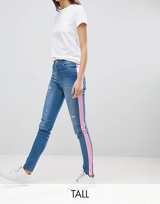 Chorus – Tall – Enge Jeans mit seitlichem Folien-Streifen in Rosa