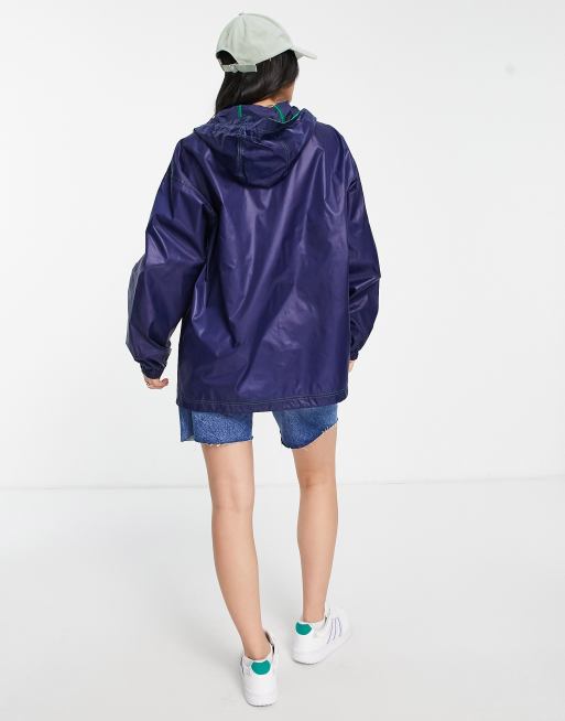 Chubasquero azul marino sin cierres para festivales de ASOS DESIGN, 2 de 4