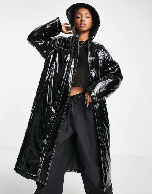 Chubasquero negro ultrabrillante con pespuntes en contraste de ASOS DESIGN