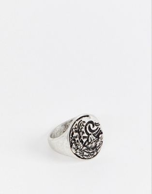 Chunky ring med præget nautisk motiv i poleret sølvtone fra ASOS DESIGN
