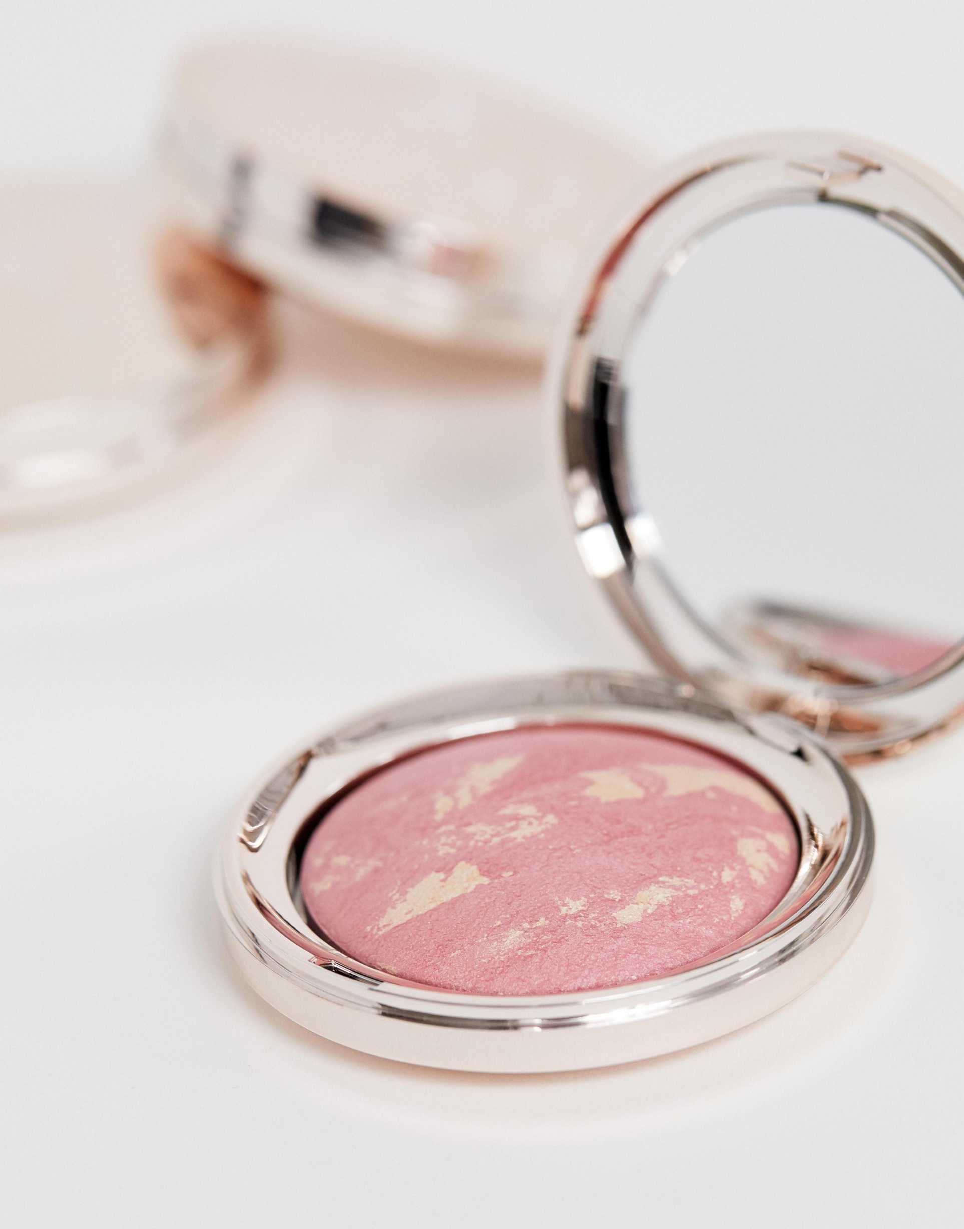 Rose gold light blush. Ciate Marbled Light пудра. Ciate London подсвечивающие румяна Marbled Light. Румяна Ciate Halo. Ciate румяна Dusk.