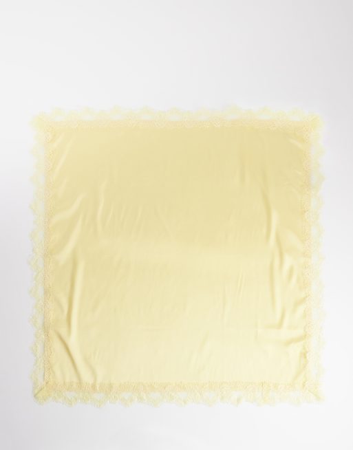 Cinturón amarillo crema estilo pañuelo con ribete de encaje en contraste de My Accessories, 3 de 3