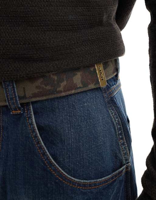 Cinturón de cincha con estampado de camuflaje lavado de Levi's, 3 de 3
