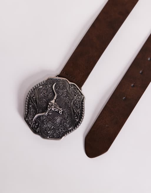 Cinturón marrón con hebilla llamativa de carnero de ASOS DESIGN, 2 de 3