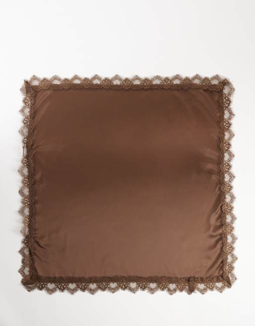 Cinturón marrón estilo bandana con ribete de encaje en contraste de My Accessories, 3 de 3
