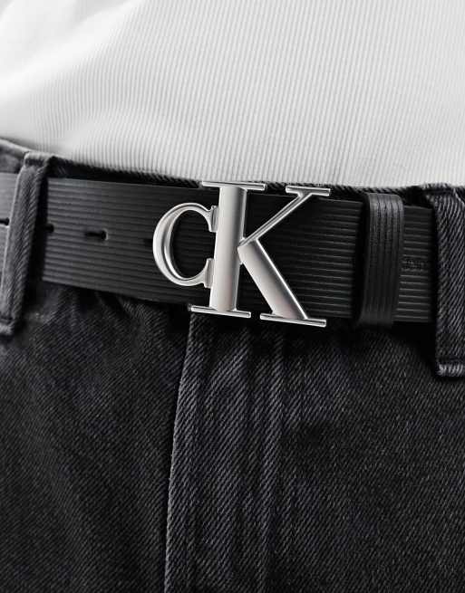 Cinturón negro de 40 mm de cuero con hebilla de placa redondeada del logo de Calvin Klein Jeans, 2 de 4