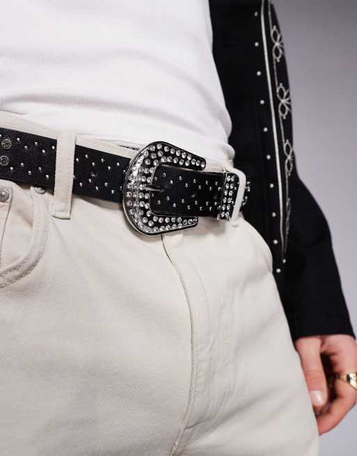 Cinturón negro de estilo wéstern de cuero sintético con tachuelas de cristal de ASOS DESIGN, 2 de 3