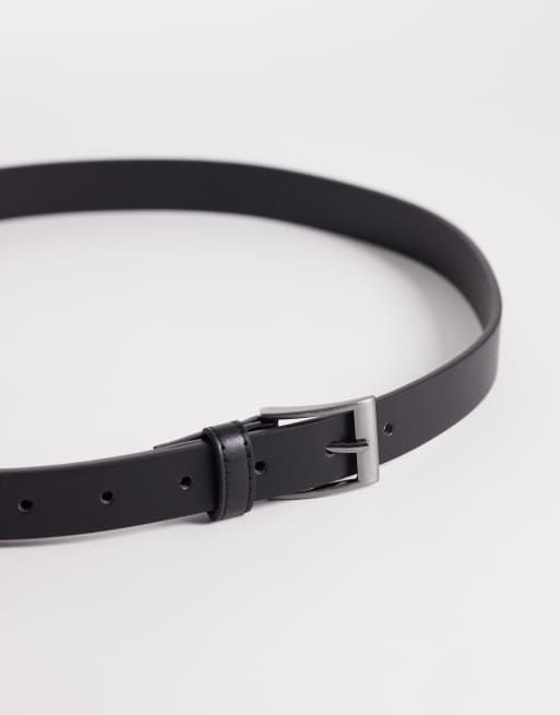 Cinturón negro estrecho de cuero sintético con hebilla gris plomo de ASOS DESIGN, 3 de 3