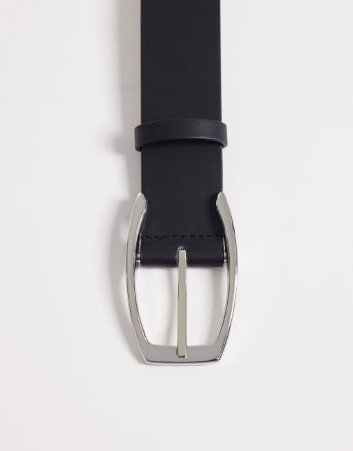 Cinturón negro para cintura y cadera con hebilla de media luna cuadrada de ASOS DESIGN, 2 de 3