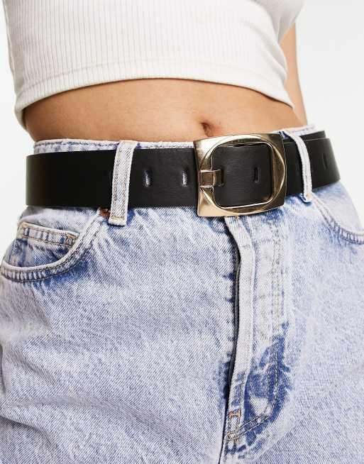 Cinturón negro para cintura y cadera con hebilla gruesa dorada de ASOS DESIGN, 3 de 4