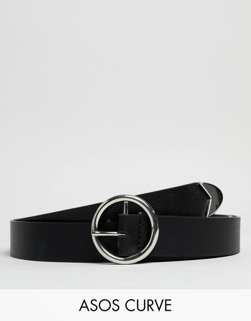 Cinturón negro para vaqueros con hebilla circular y extremo en punta de ASOS DESIGN Curve