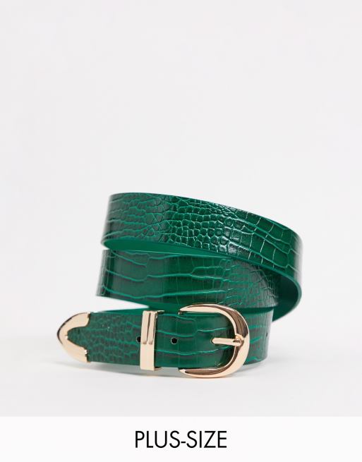 Cinturón verde de estilo cocodrilo con puntera dorada exclusiva de Glamorous Curve