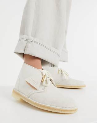 Clarks Originals desert boots in off white suede | ASOS