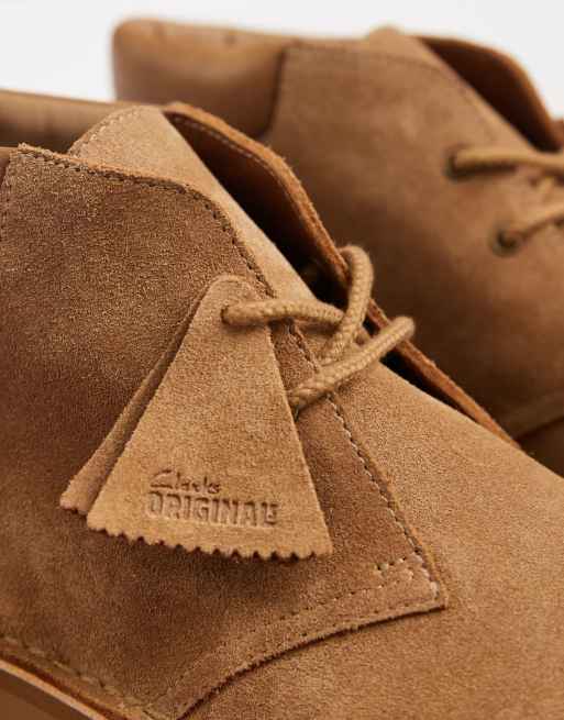 Clarks Originals Desert rock boots in light tan suede, 3 of 5