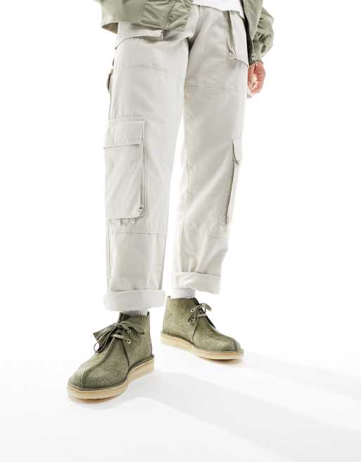 Clarks khaki best sale desert boots