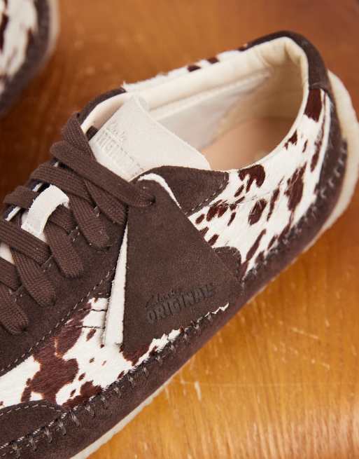 Clarks Originals Tor Low baskets à imprimé vache marron, 2 de 5