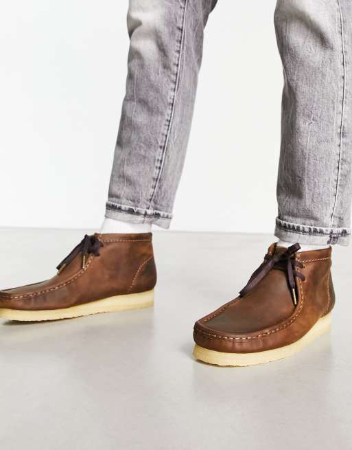 Clarks wallabee boot on on sale feet