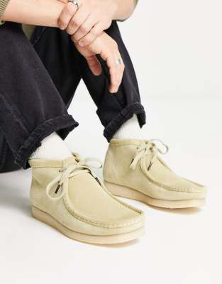 Clarks Originals Wallabee boots in maple suede-Neutral