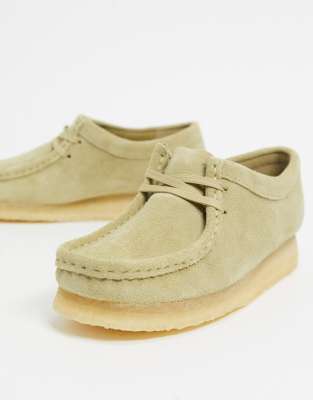 chaussures dorées plates