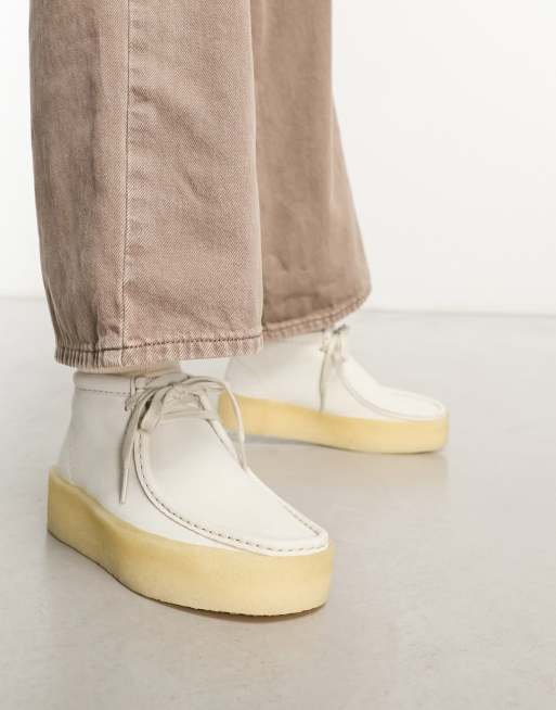 White leather shop clarks wallabees