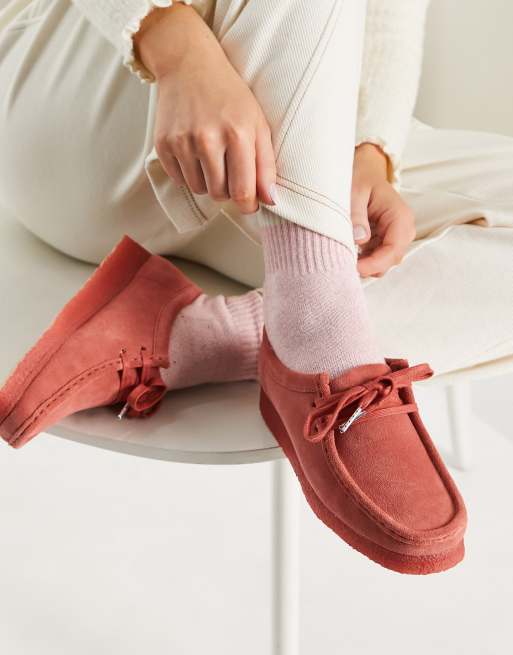 Clarks Originals Wallabee flat shoes in dark blush suede