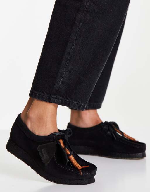 Black suede clearance wallabee