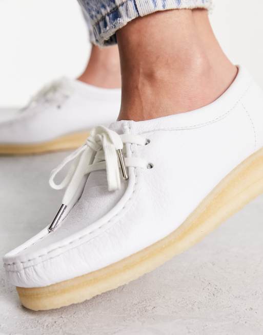 White on sale clarks wallabees