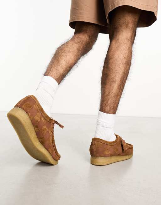 Brown clarks hot sale